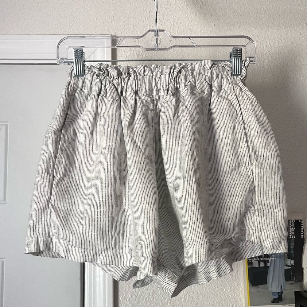 BED THREADS white grey linen striped high‎ rise shorts